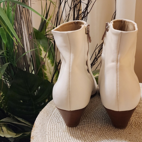 Vince Vero Cuoio Size 7 M white leather Boots .Made In Italy. - Picture 5 of 10